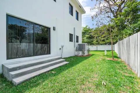 New Townhome Near Wilton/Las Olas/Beach Fort Lauderdale Esterno foto